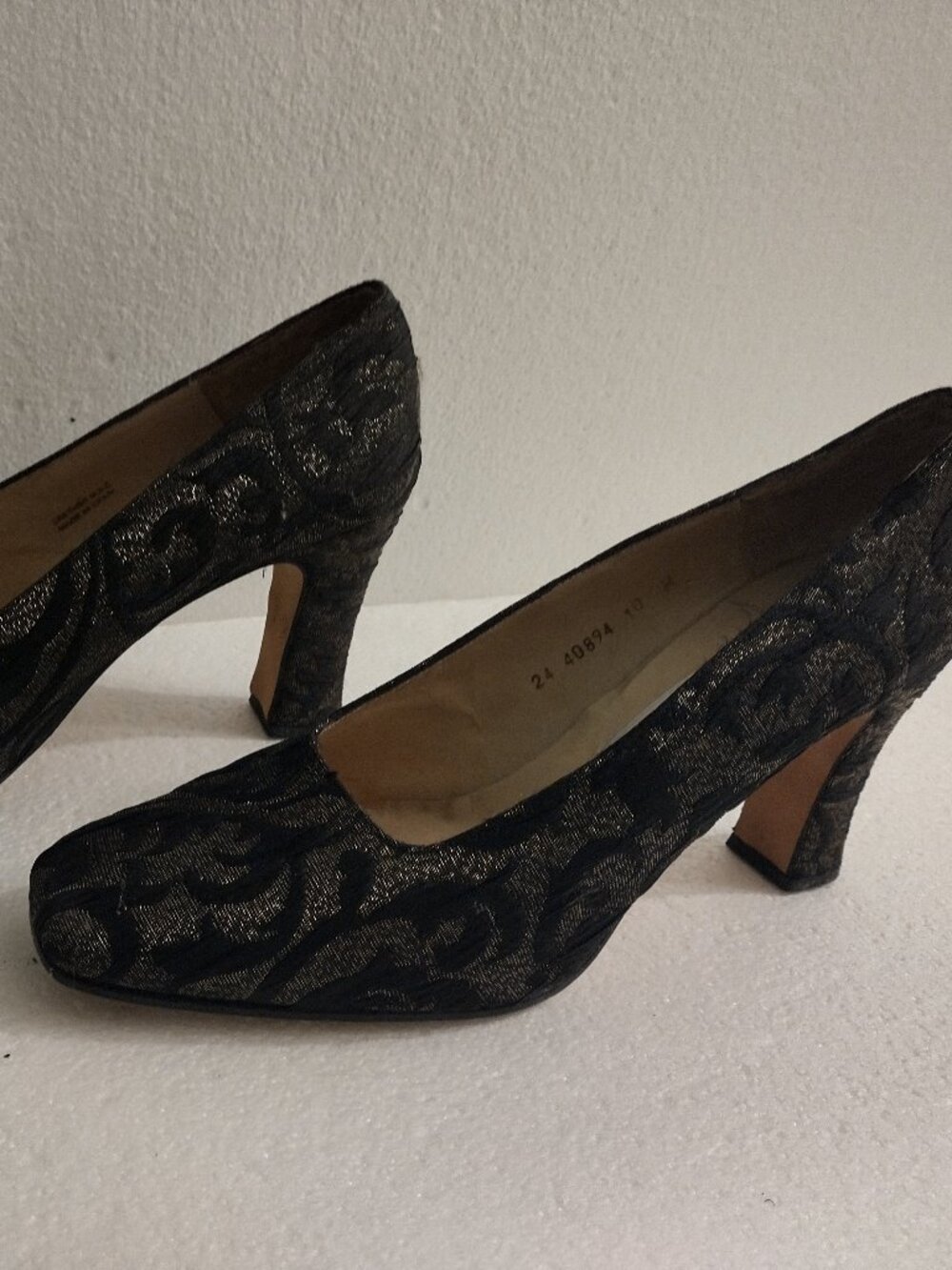 Valerie Stevens Womens Size 10 Black Heels Slip On